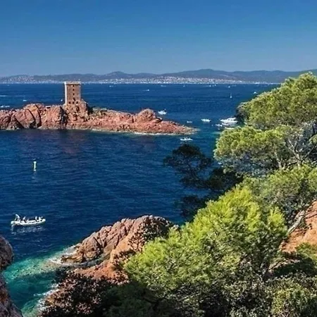 Prázdninový dům House Avec Piscine Au Coeur Des Golfs A Saint Raphael *
